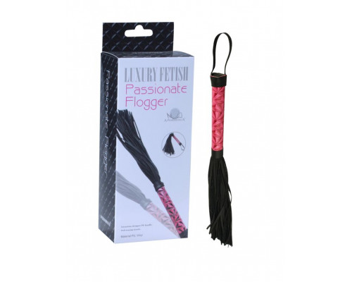 Заказать Аккуратная плетка с розовой рукоятью Passionate Flogger - 39 см.